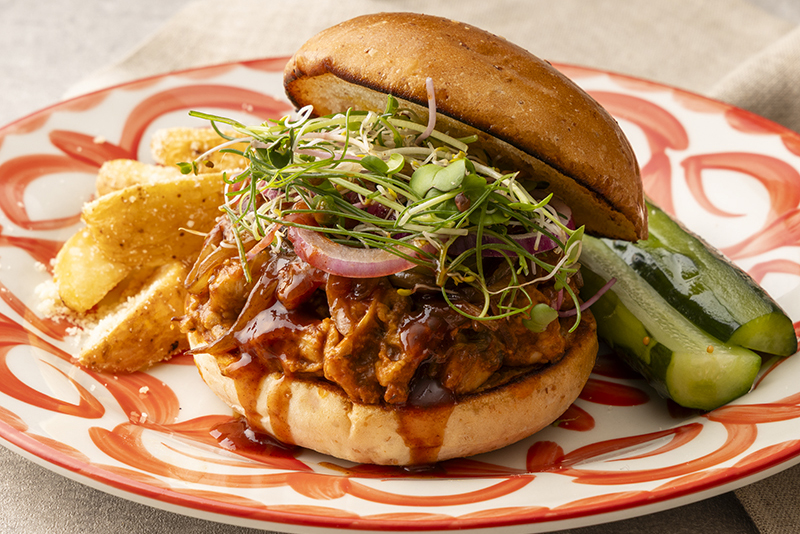 【ランチ限定】肉の旨みを極める、至福のダブルビーフ「テキサスBBQバーガー」登場！（1月14日～）